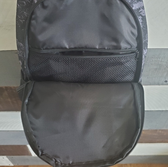 Reebok Black Gray Ocean Backpack Unisex NWT - Picture 5 of 13